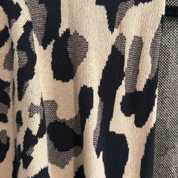 Chico’s Leopard Cardigan - Picture 4 of 6